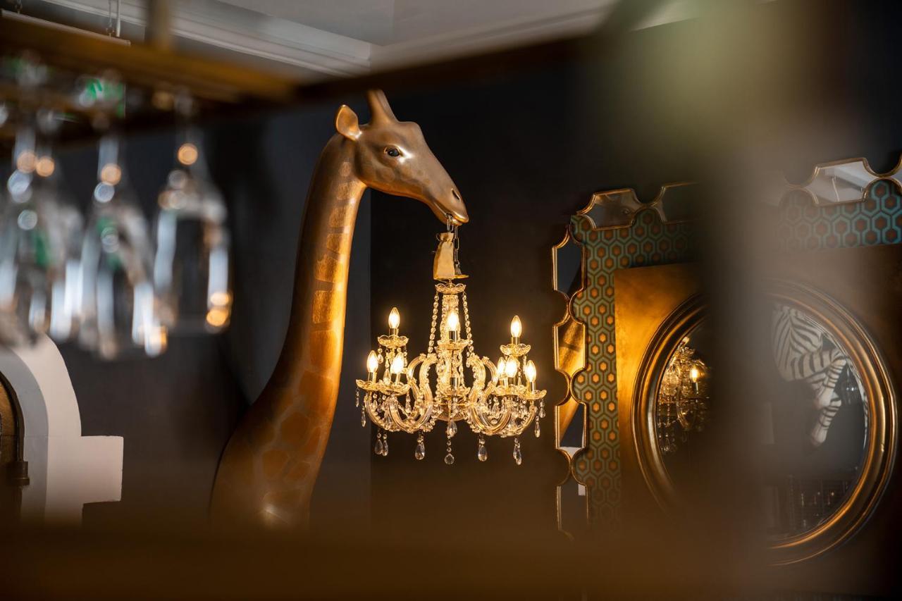 Lanelay Hall Hotel & Spa هينسول المظهر الخارجي الصورة The Giraffe Bar