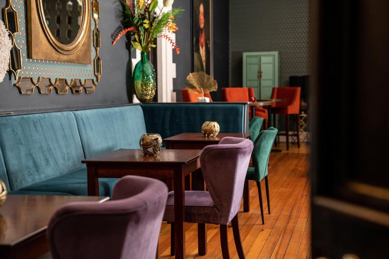 Lanelay Hall Hotel & Spa هينسول المظهر الخارجي الصورة Interior of the restaurant